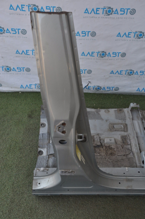 Front right quarter Lexus RX300 RX330 RX350 RX400h 04-09 silver 6T1 with central pillar, defect longe