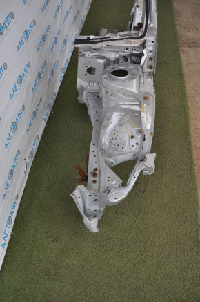 Front left quarter Toyota Prius 50 16-22 silver with central pillar, butt, dented