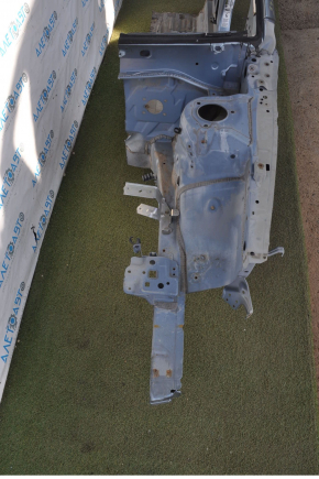 Front quarter left Toyota Avalon 05-10 blue with central pillar
