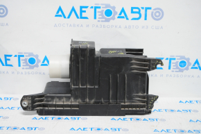 Upper air filter housing cover Toyota Highlander 08-10 hybrid without flow meter, broken fastener, crack along the edge
