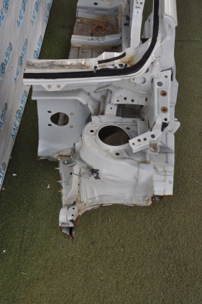 Front quarter left Toyota Prius V 12-17 white with central pillar, without side member