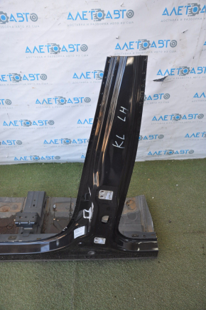 Quarter front left Jeep Cherokee KL 14-23 black with central pillar