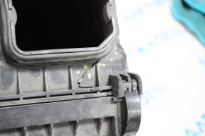 Kia Optima 11-15 hybrid air filter housing broken mount, lower part defective