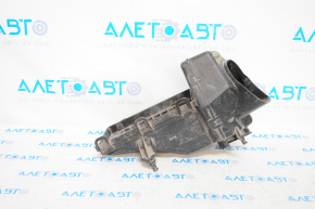 Lower air filter housing cover Nissan Murano z50 03-07