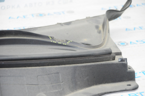 Windscreen wiper grille plastic Kia Optima 16-20 broken fastening, abrasion