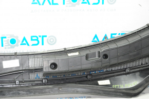 Windscreen wiper grille plastic Kia Optima 16-20 broken fasteners, cracks