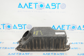 Lexus RX400h 06-06 air filter housing lower part