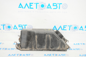 Lexus RX400h 06-06 air filter housing lower part