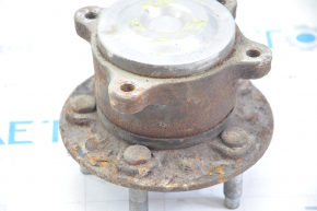 Chevrolet Volt 16-19 rear left hub rusty
