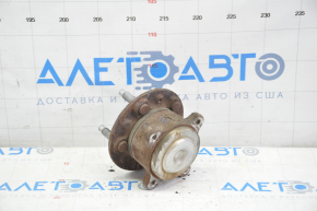 Chevrolet Volt 16-19 rear right hub rusty