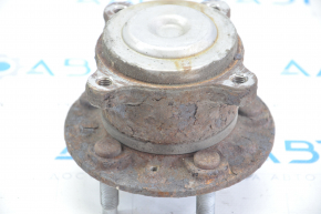 Chevrolet Volt 16-19 rear right hub rusty