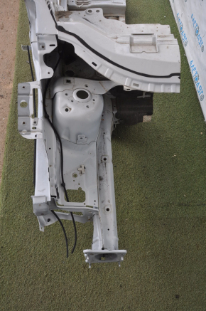 Front right quarter Ford Escape MK3 13-14 pre-rest white with central pillar