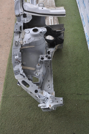 Front right quarter Chevrolet Volt 11-15 white with central pillar, dented