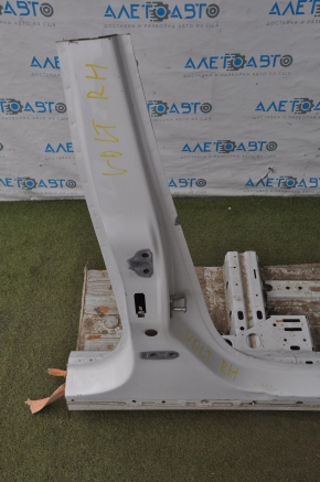 Front right quarter Chevrolet Volt 11-15 white with central pillar, dented