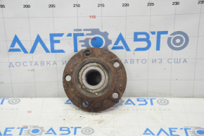 Rear right hub VW Jetta 19-24 under beam, rusty
