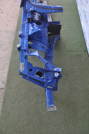 Chevrolet Volt 16 front right quarter - blue with central pillar, dented