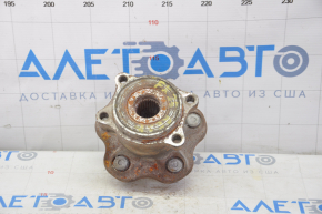 Rear right hub Infiniti FX35 FX45 03-08