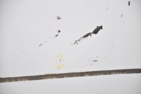 The door is bare, rear right, Mazda6 03-08, white butt.