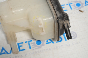 Expansion tank cooling Toyota Rav4 13-18 hybrid without a cover, 2 broken fasteners, chips on the edges