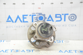 Rear left hub Lexus RX300 RX330 RX350 RX400h 04-09 FWD