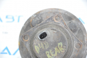 Rear left hub Toyota Corolla e12 02-06