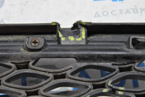 Radiator grill grill Kia Optima 14-15 rest cracks in the grill, broken mount