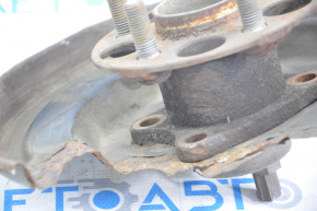 Rear left hub Toyota Prius 30 10-15 with casing, rusty, bearing jammed