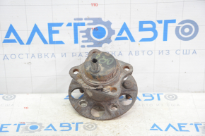 Rear left hub Toyota Prius 30 10-15 rusty, two studs missing
