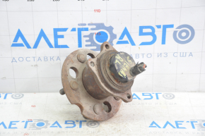 Rear left hub Toyota Sienna 04-10 humming bearing