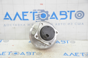 Rear right hub Toyota Prius V 12-17