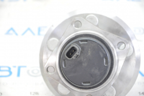 Rear right hub Toyota Prius V 12-17