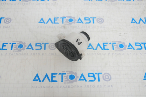 Toyota Highlander 14 washer reservoir neck - with lid upper part