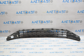 Lower grille of front bumper VW Jetta 19-21 is bent, cracks, breaks