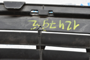 Lower grille of front bumper VW Jetta 19-21 is bent, cracks, breaks