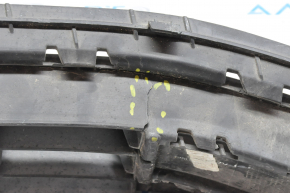 Lower grille of front bumper VW Jetta 19-21 is bent, cracks, breaks