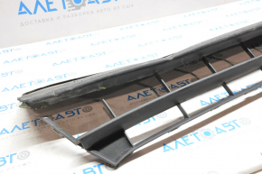 Lower grille of the front bumper central Honda Civic X FC 16-18 is pressed, torn
