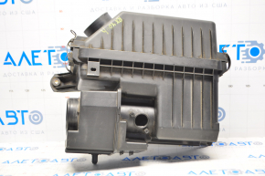 Lexus RX400h 06-08 air filter housing without flow meter, broken corner