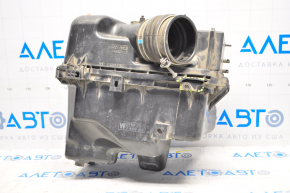 Lexus ES300 air filter housing without flow meter, broken top cover
