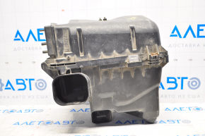 Lexus ES300 air filter housing without flow meter, broken top cover