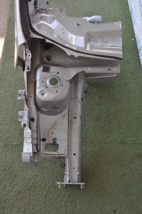 Front quarter right Ford Focus mk3 11-18 gold