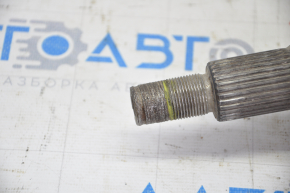Drive axle shaft front left Suzuki Kizashi 10-15 thread defect