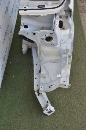 Front quarter left Hyundai Santa FE Sport 13-16 white dented side member