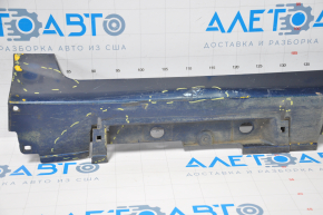 Left threshold Toyota Prius V 12-17 red defect