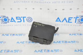 Nissan Altima 19-24 2.5 underhood fuse box housing rear, with cover
