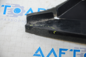Upper right radiator deflector Nissan Leaf 13-17 edge defect