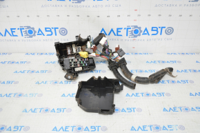 Nissan Altima 19-23 2.5 front underhood fuse box, contacts oxidized
