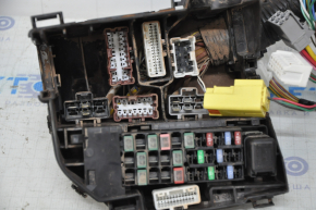 Nissan Altima 19-23 2.5 front underhood fuse box, contacts oxidized