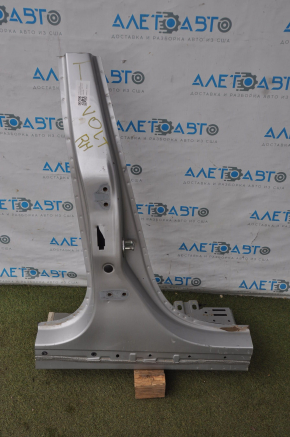 The central right body pillar of the Chevrolet Volt 11-15 is sawn off