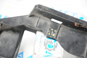 Radiator deflector right Lexus ES350 07-09 missing fragment, broken fasteners