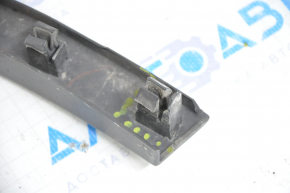 Rear right wing arch trim VW Tiguan 09-18 broken fasteners, crack, scratches